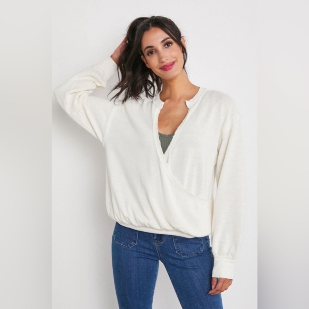 FREE PEOPLE Anytime tee in gardenia (ivory) medium oversized crossbody sweater